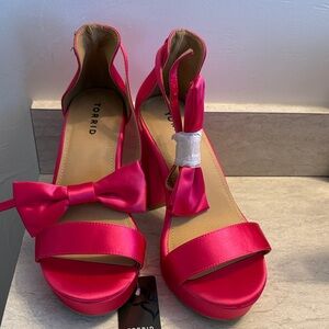 Torrid Hot Pink Satin Bow Heels 9WW
